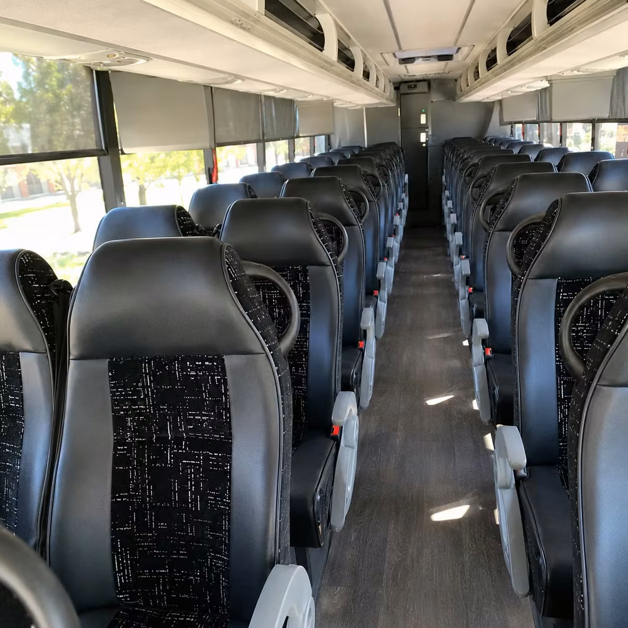 charter buses and minibuses for north charleston coliseum events