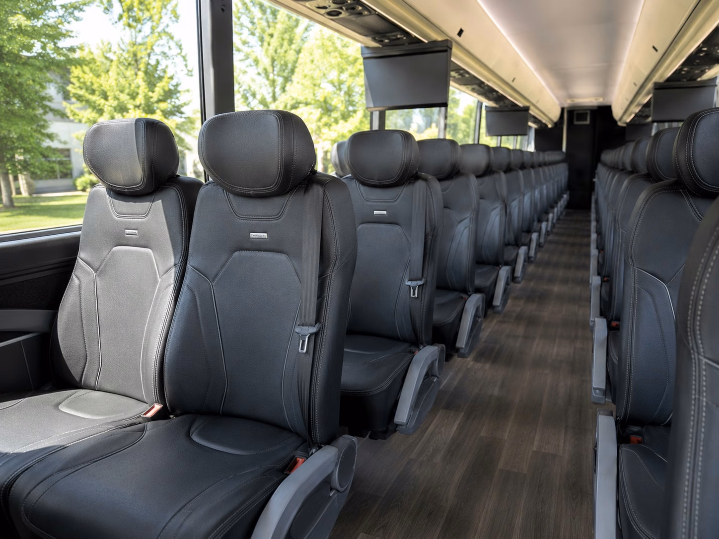 shuttle your wedding guests between north charleston hotels and your ceremony venue